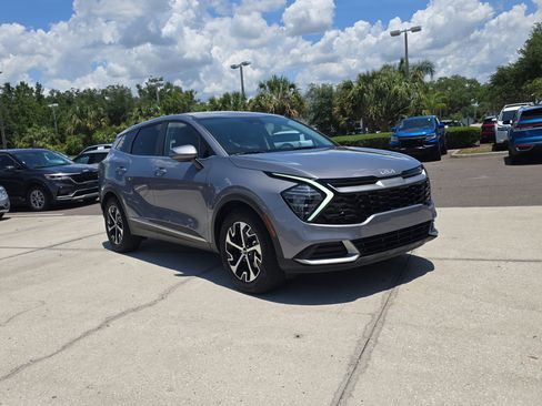 Certified 2025 Kia Sportage EX FWD image 2