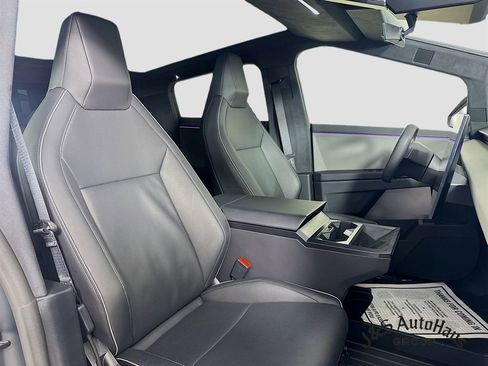 Used 2024 Tesla Cybertruck AWD Crew Cab image 35