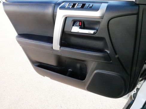 Used 2021 Toyota 4Runner SR5 Premium image 28