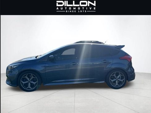 Used 2018 Ford Focus ST FWD image 4