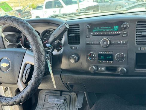 Used 2011 Chevrolet Silverado 2500 LT w/ Interior Plus Package AWD/4WD image 22