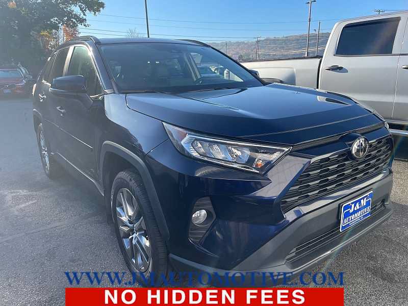 Used 2019 Toyota RAV4 XLE Premium w/ Cold Weather Package AWD/4WD image 5