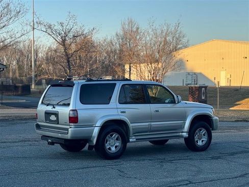 Used 2000 Toyota 4Runner Limited image 8