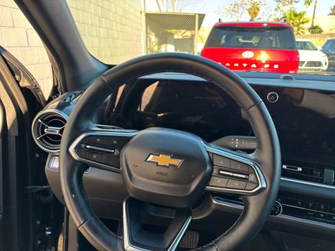 Used 2025 Chevrolet Equinox LT image 34