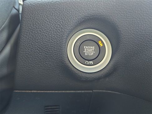 New 2026 Chrysler Pacifica Select w/ S Appearance Package image 23