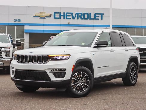 Used 2023 Jeep Grand Cherokee 4WD 4xe image 1
