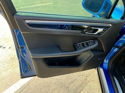 Used 2016 Porsche Macan S image 19