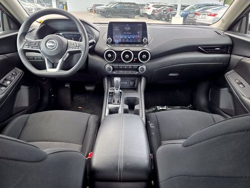 Used 2024 Nissan Sentra SV FWD image 11