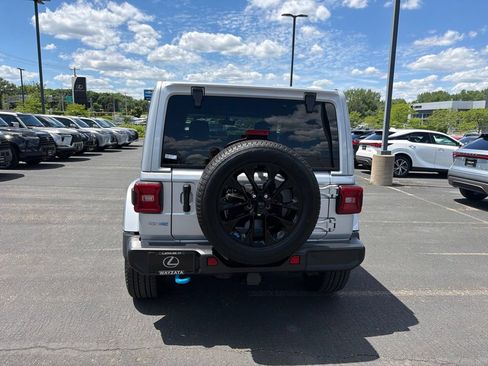 Used 2023 Jeep Wrangler Unlimited Sahara w/ Cold Weather Group AWD/4WD image 30