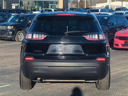 Used 2023 Jeep Cherokee Altitude Lux image 4