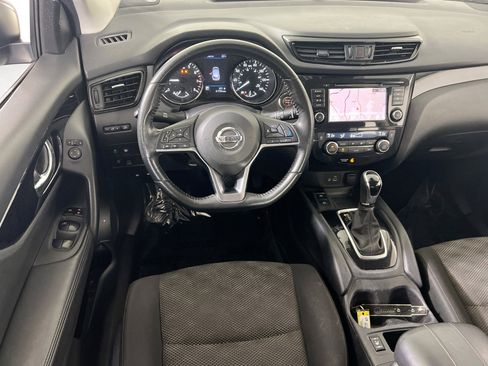 Used 2019 Nissan Rogue Sport SV w/ Technology Package AWD/4WD image 22