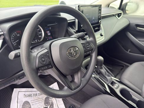 Used 2020 Toyota Corolla LE FWD image 30