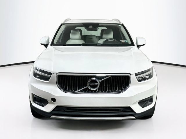 Used 2021 Volvo XC40 T5 Momentum w/ Protection Package Premier AWD/4WD image 2