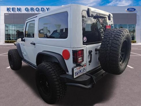Used 2017 Jeep Wrangler Sahara AWD/4WD image 5
