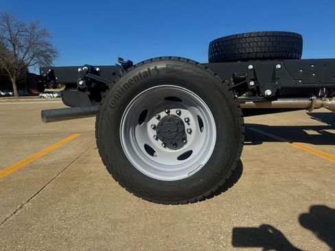 New 2025 Ford F550 4x4 Regular Cab Super Duty image 11