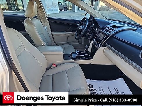 Used 2014 Toyota Camry LE image 18