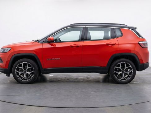 Used 2025 Jeep Compass Limited AWD/4WD image 5