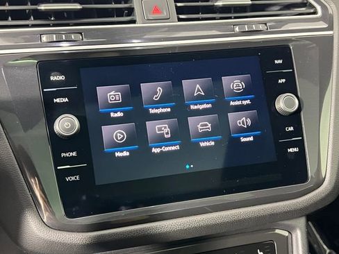 Used 2024 Volkswagen Tiguan SEL R-Line image 34