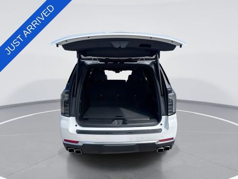 Used 2025 Chevrolet Suburban High Country AWD/4WD image 25