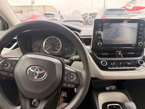 Used 2020 Toyota Corolla LE image 11