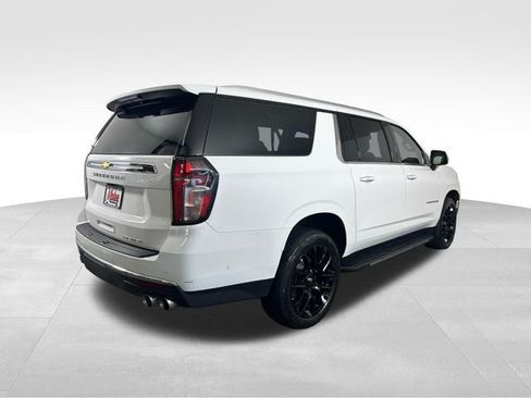 Used 2023 Chevrolet Suburban Premier w/ Advanced Technology Package AWD/4WD image 7