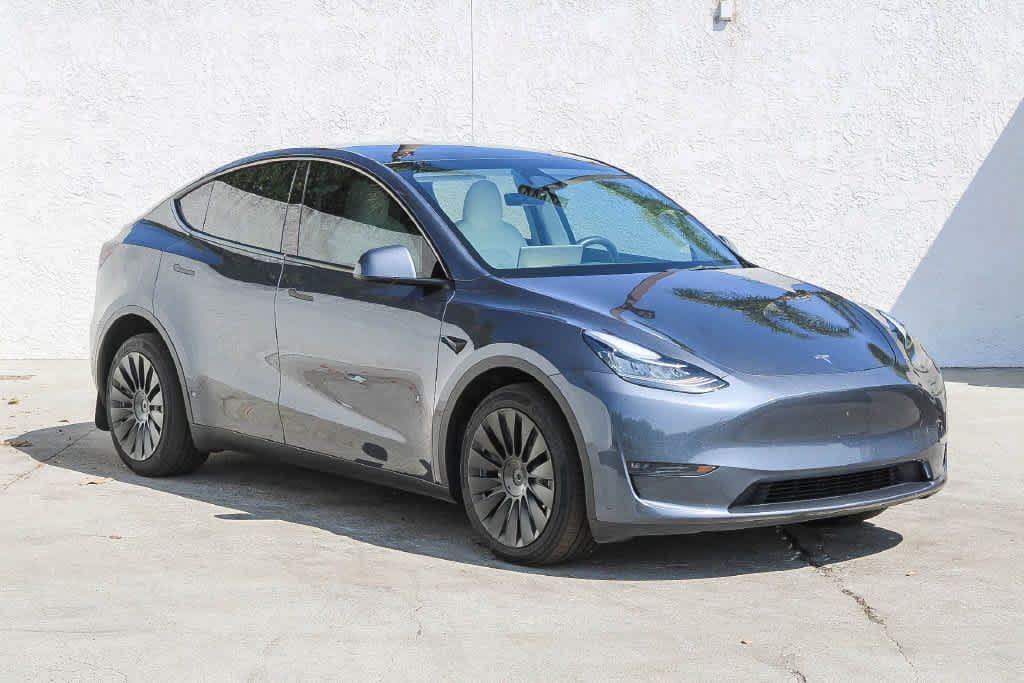 Used 2023 Tesla Model Y Long Range AWD/4WD image 3