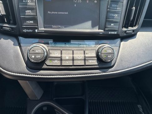 Used 2017 Toyota RAV4 XLE AWD/4WD image 22