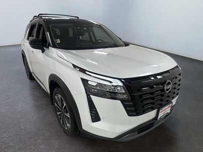 New 2026 Nissan Pathfinder Platinum