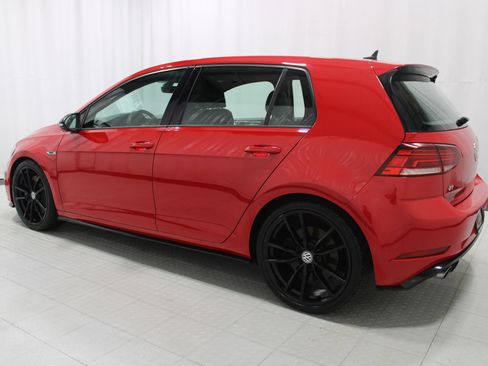 Used 2018 Volkswagen Golf R 4-Door AWD/4WD image 8