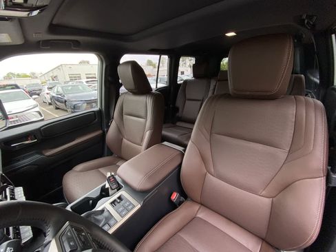 Certified 2025 Toyota Land Cruiser w/ Premium Package AWD/4WD image 19