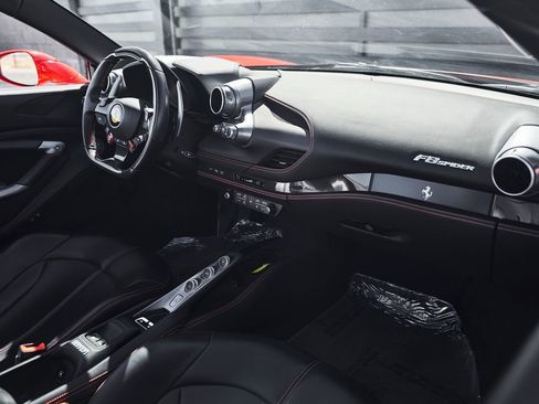 Used 2023 Ferrari F8 Tributo RWD image 41