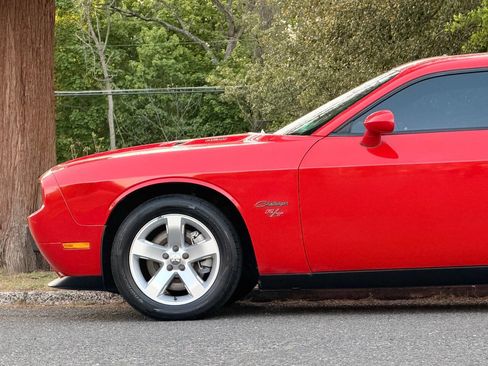 Used 2010 Dodge Challenger R/T RWD image 21