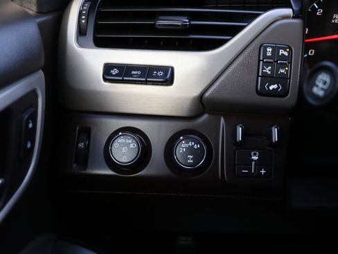 Used 2019 GMC Yukon Denali w/ Denali Ultimate Package AWD/4WD image 12