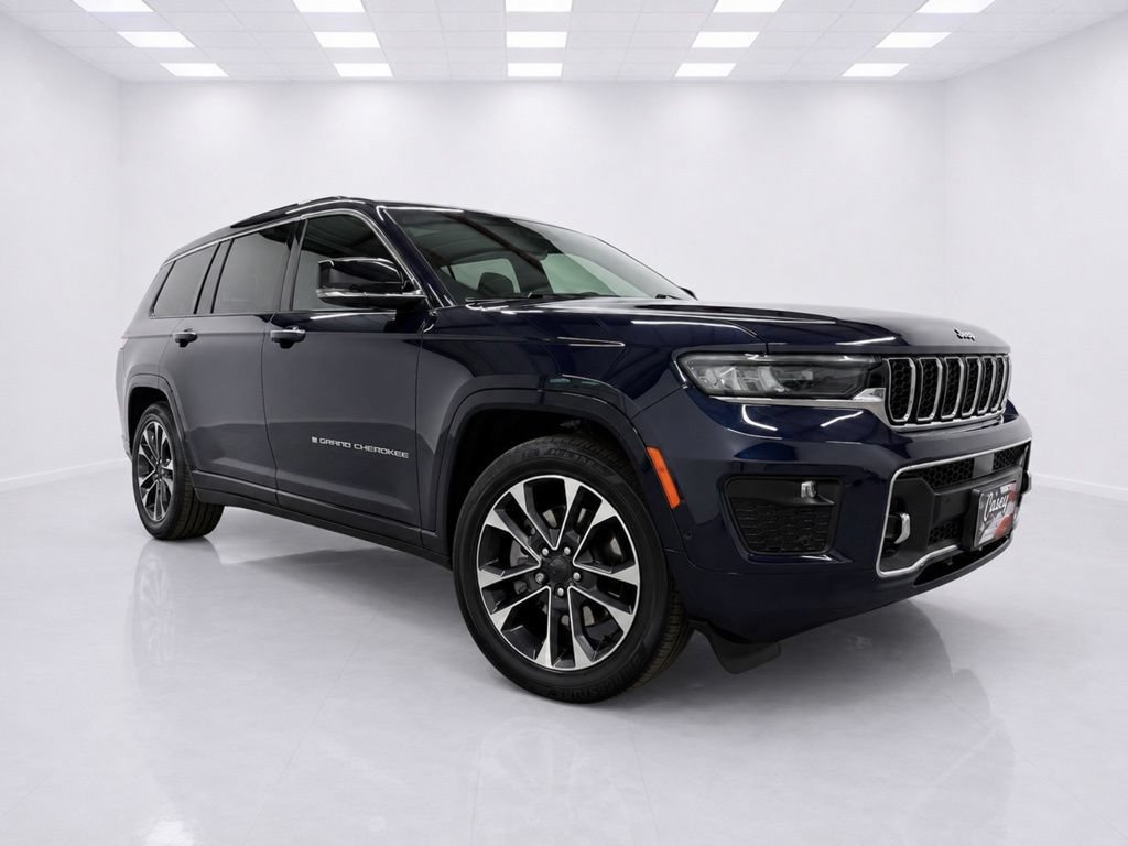 Used 2023 Jeep Grand Cherokee L Overland AWD/4WD image 5