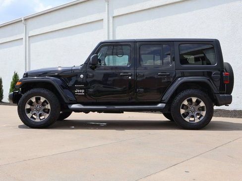 Used 2019 Jeep Wrangler Unlimited Sahara w/ Dual Top Group AWD/4WD image 4
