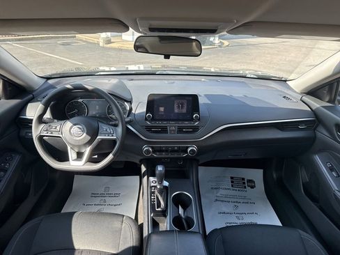 Used 2022 Nissan Altima 2.5 SV FWD image 17