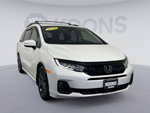 Used 2025 Honda Odyssey Touring image 10