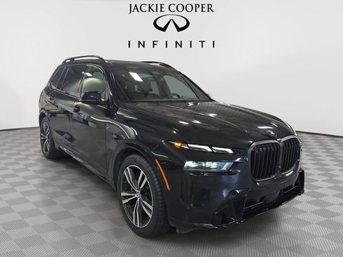 Used 2023 BMW X7 xDrive40i w/ M Sport Package AWD/4WD image 3