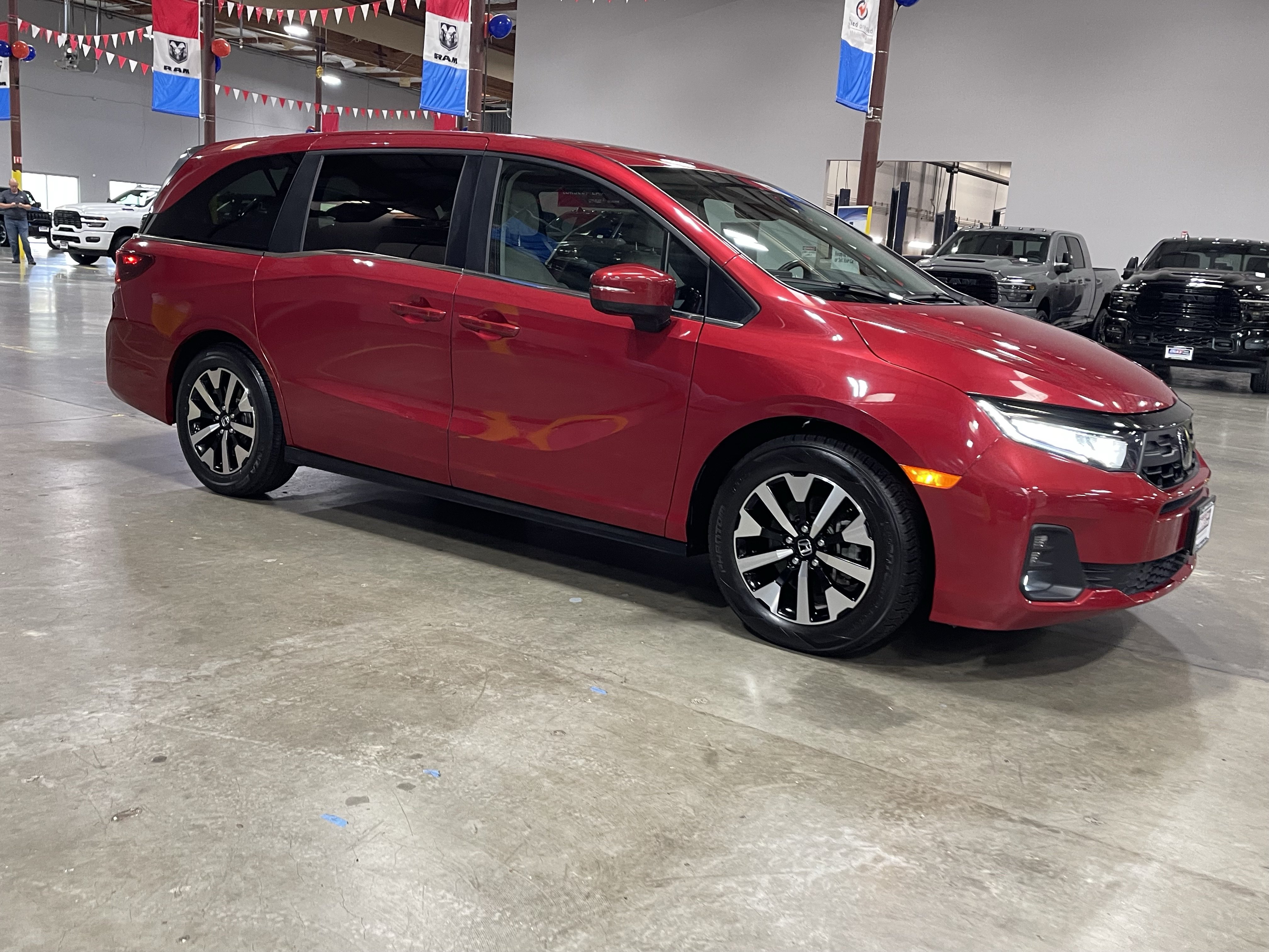 Used 2025 Honda Odyssey EX-L image 7