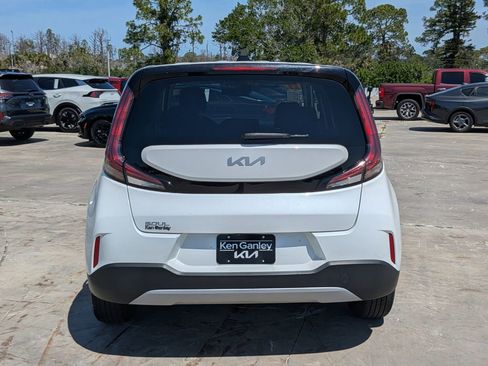 Certified 2023 Kia Soul LX w/ LX Technology Package FWD image 7