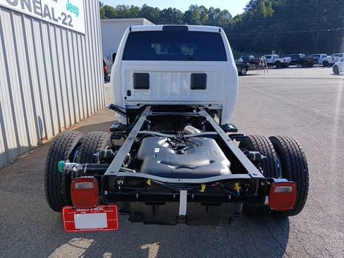 New 2027 RAM 4500 Tradesman w/ Chrome Appearance Group AWD/4WD image 4