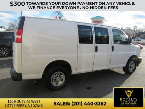 Used 2017 Chevrolet Express 2500 image 14