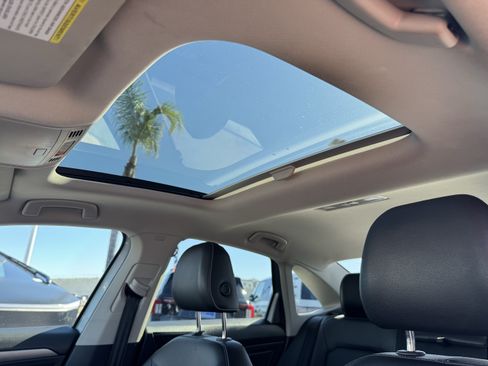 Used 2022 Volkswagen Jetta SE w/ Panoramic Sunroof Package FWD image 31