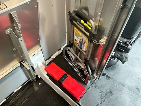 Used 2024 RAM ProMaster 3500 w/ Delivery Van Package image 22