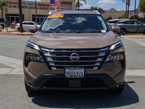 Used 2024 Nissan Rogue SV w/ SV Premium Package FWD image 9