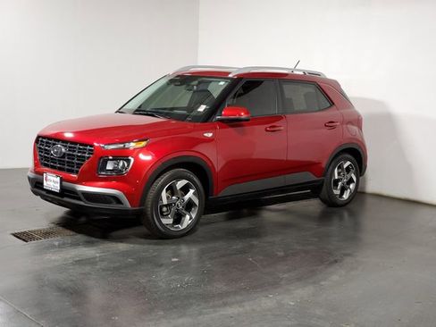 Used 2024 Hyundai Venue SEL image 5