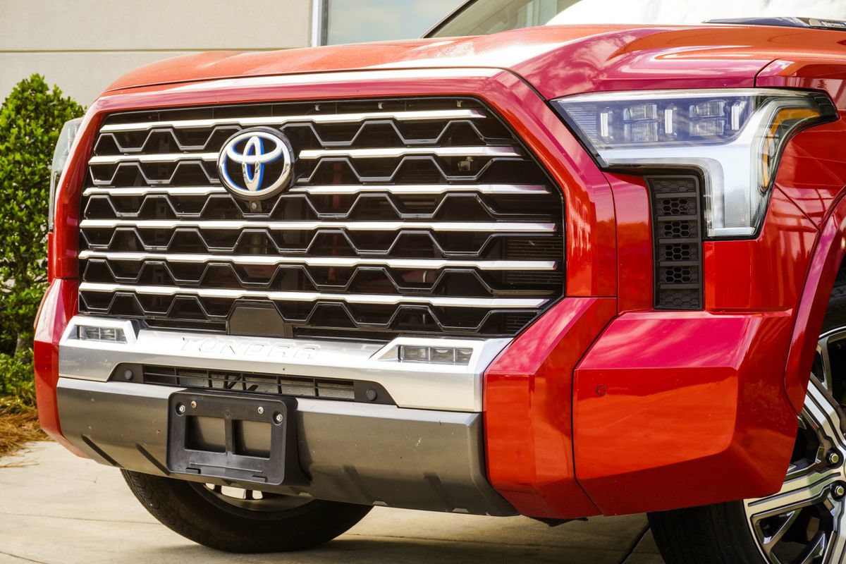 Used 2023 Toyota Tundra Capstone AWD/4WD image 2