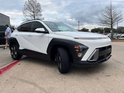 Used 2025 Hyundai Kona SEL image 4