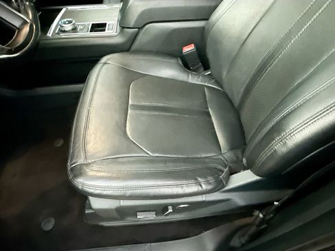 Used 2020 Ford Expedition Limited image 21