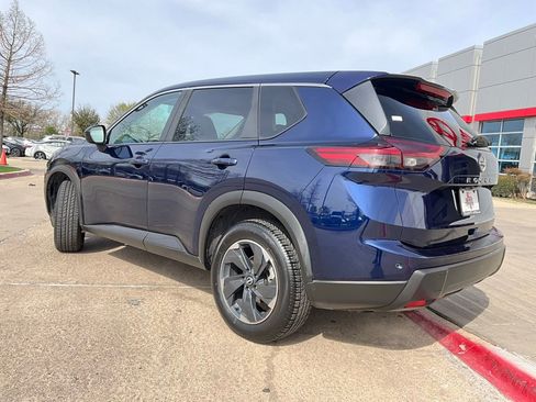 Used 2025 Nissan Rogue SV image 8